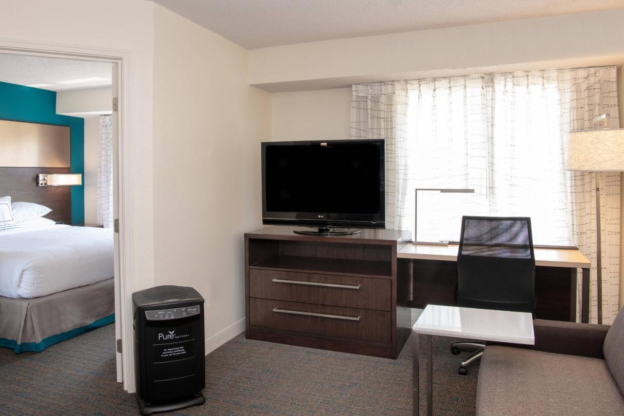 One-Bedroom King Suite Sofa Bed Allergy Friendly,1388021858:JPEG