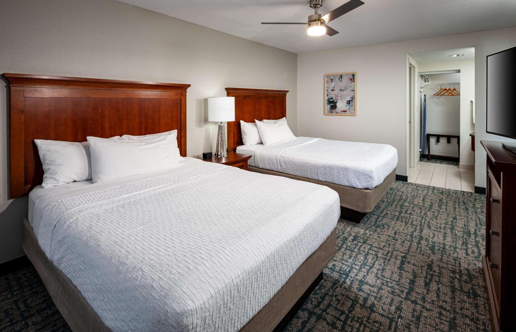 One-Bedroom Queen Suite Two Queen Beds Non-Smoking,1552123639:JPEG