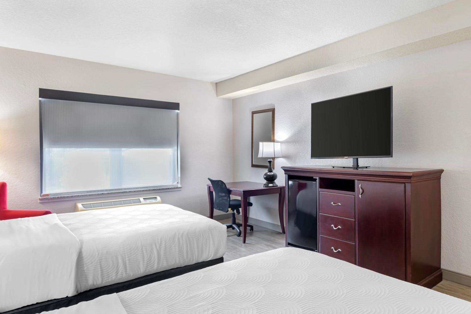 Queen Room with Two Queen Beds and Roll In Shower - Disability Access/Non-Smoking